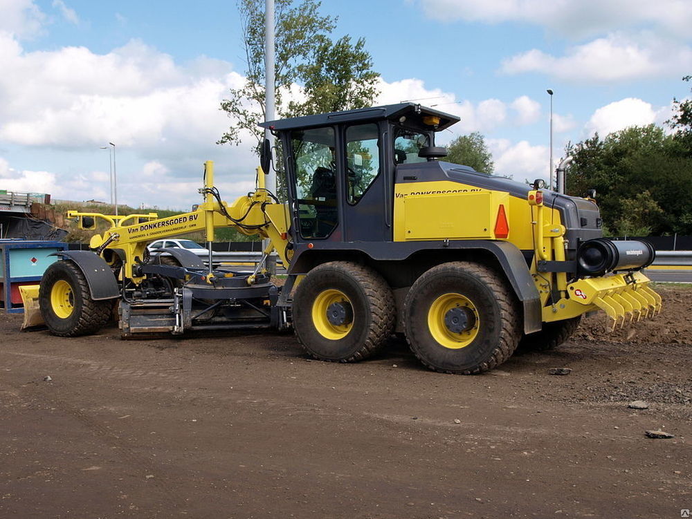 Аренда автогрейдера BOMAG BG 160 с оператором