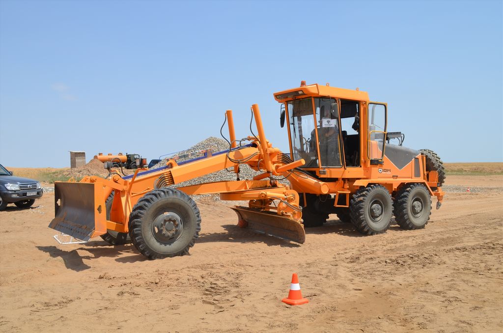 Аренда автогрейдера JOHN DEERE 22 т