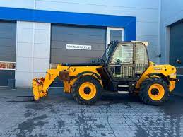 Аренда телескопического погрузчика JCB