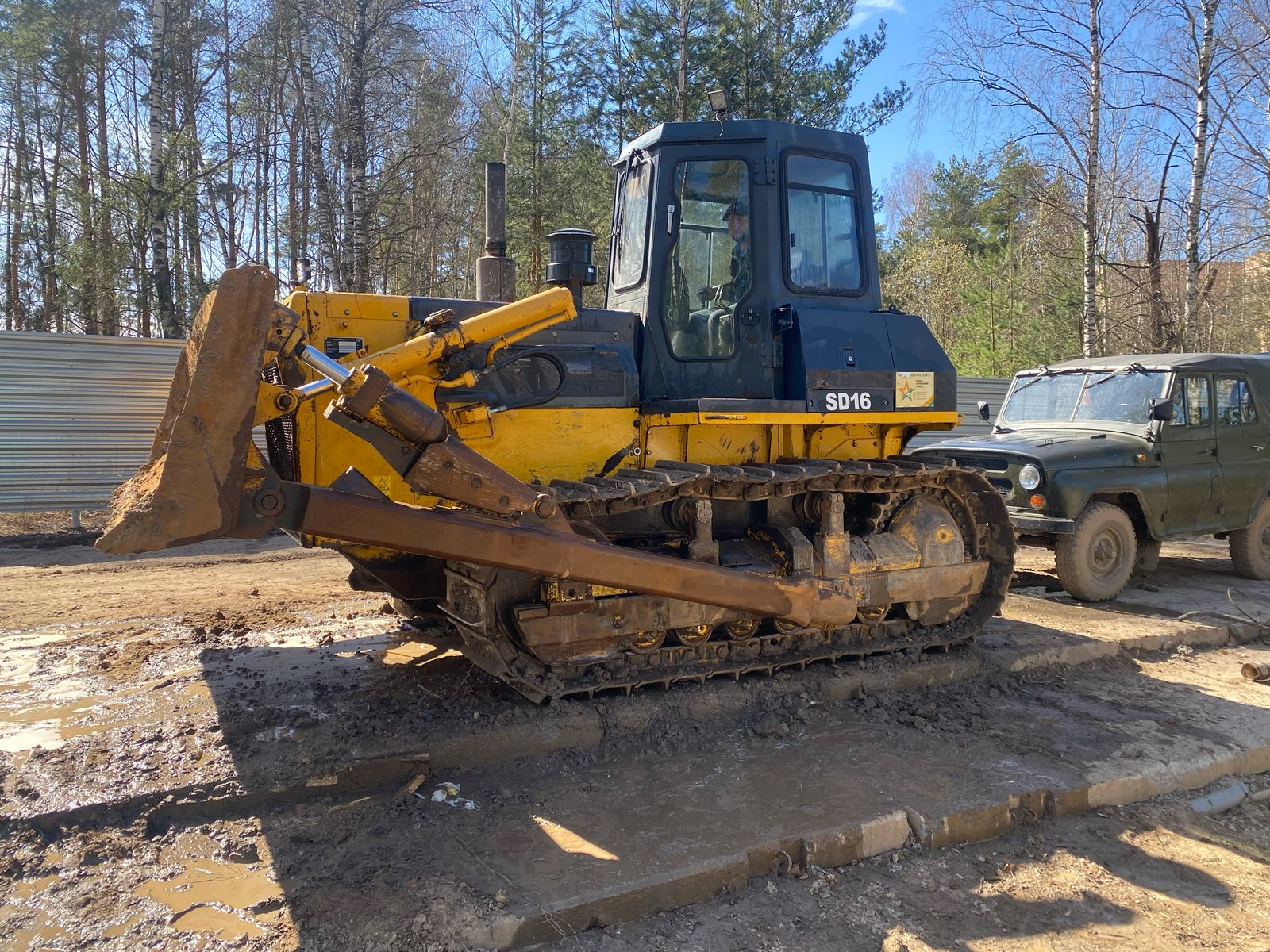 Аренда  бульдозера с рыхлителем