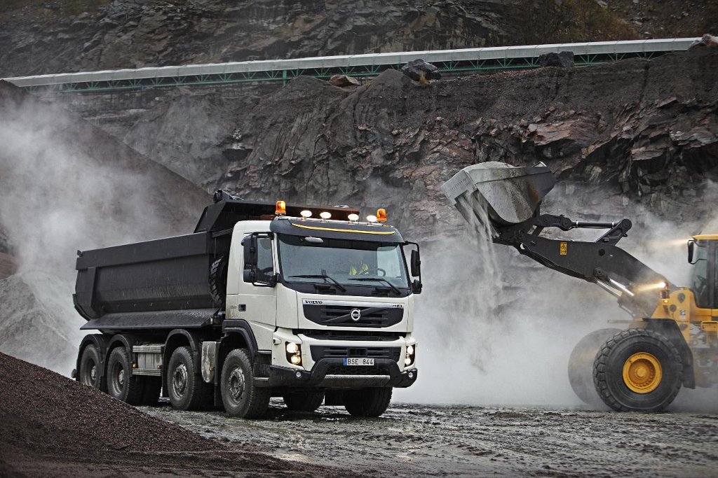 Самосвалы трёх-четырёхосные от собственника Евгений