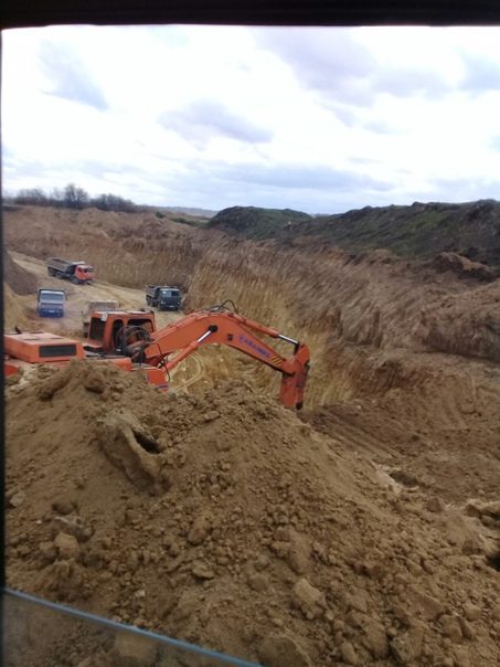 Самосвал КАМАЗ услуги. Заказ песок, щебень, грунт