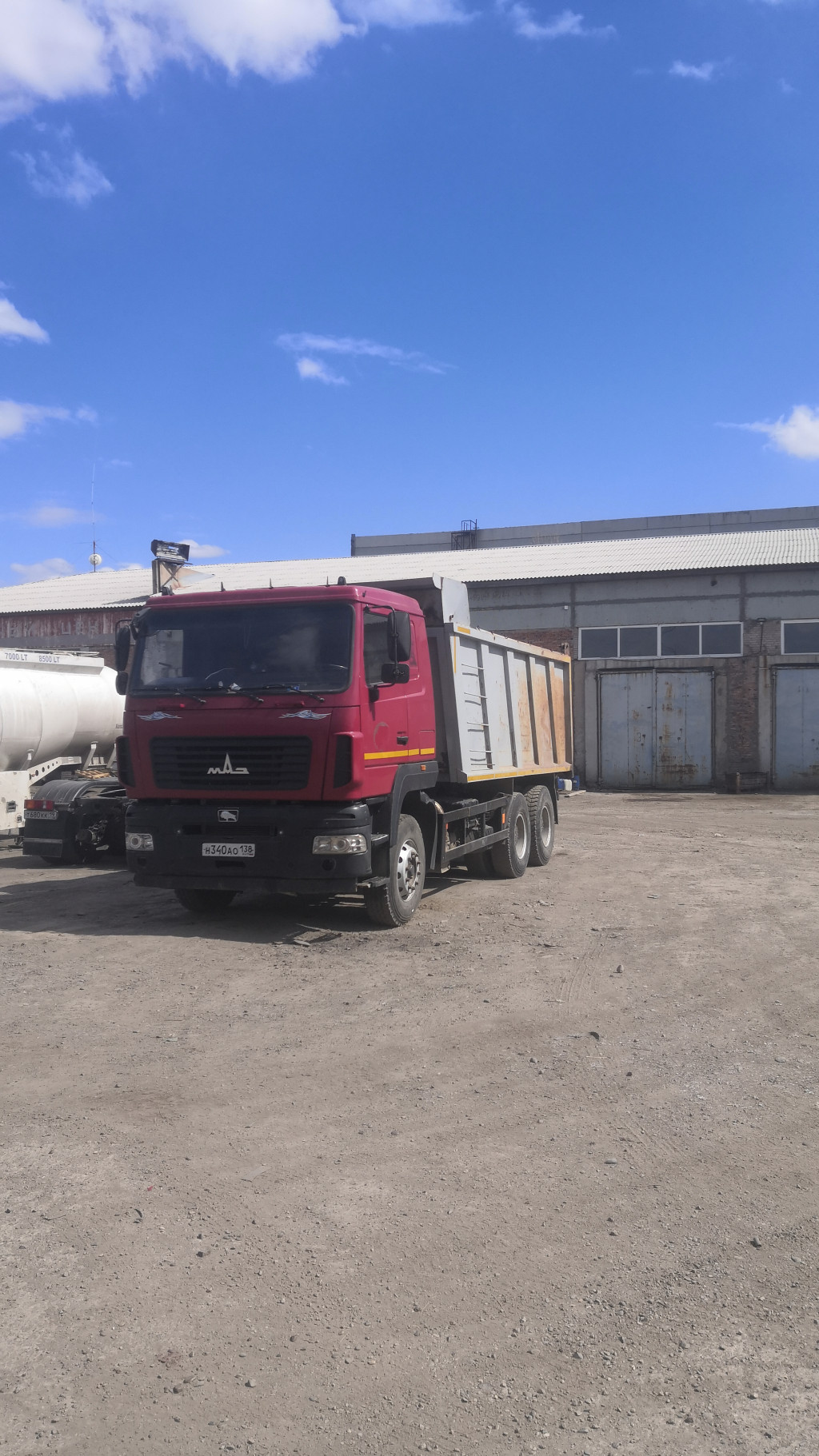 Услуги самосвала по Красноярскому краю.