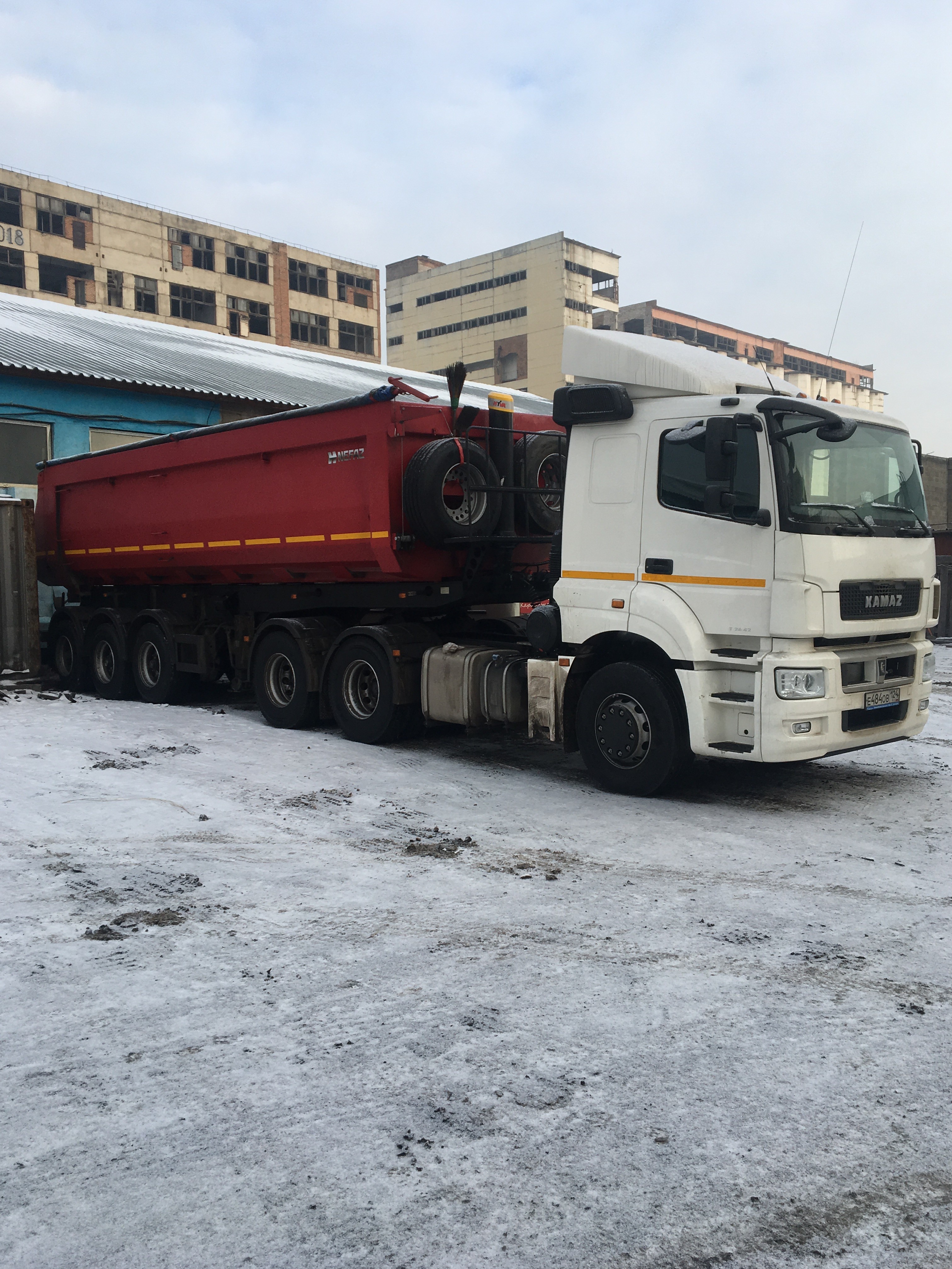 Услуги самосвала. Аренда тонара.