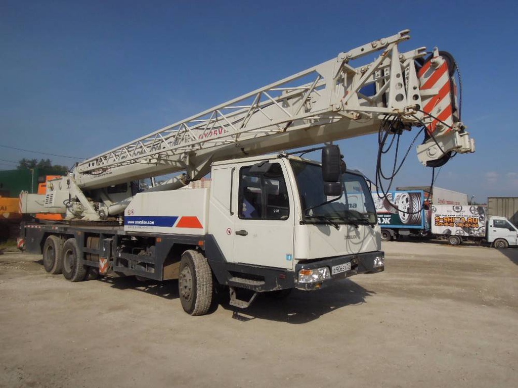 Аренда спецтехники, грузоперевозки