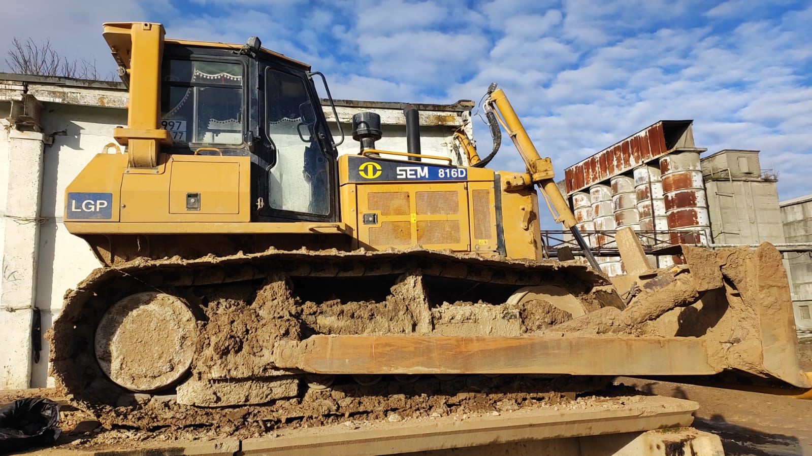 Аренда бульдозера SEM816D LGP