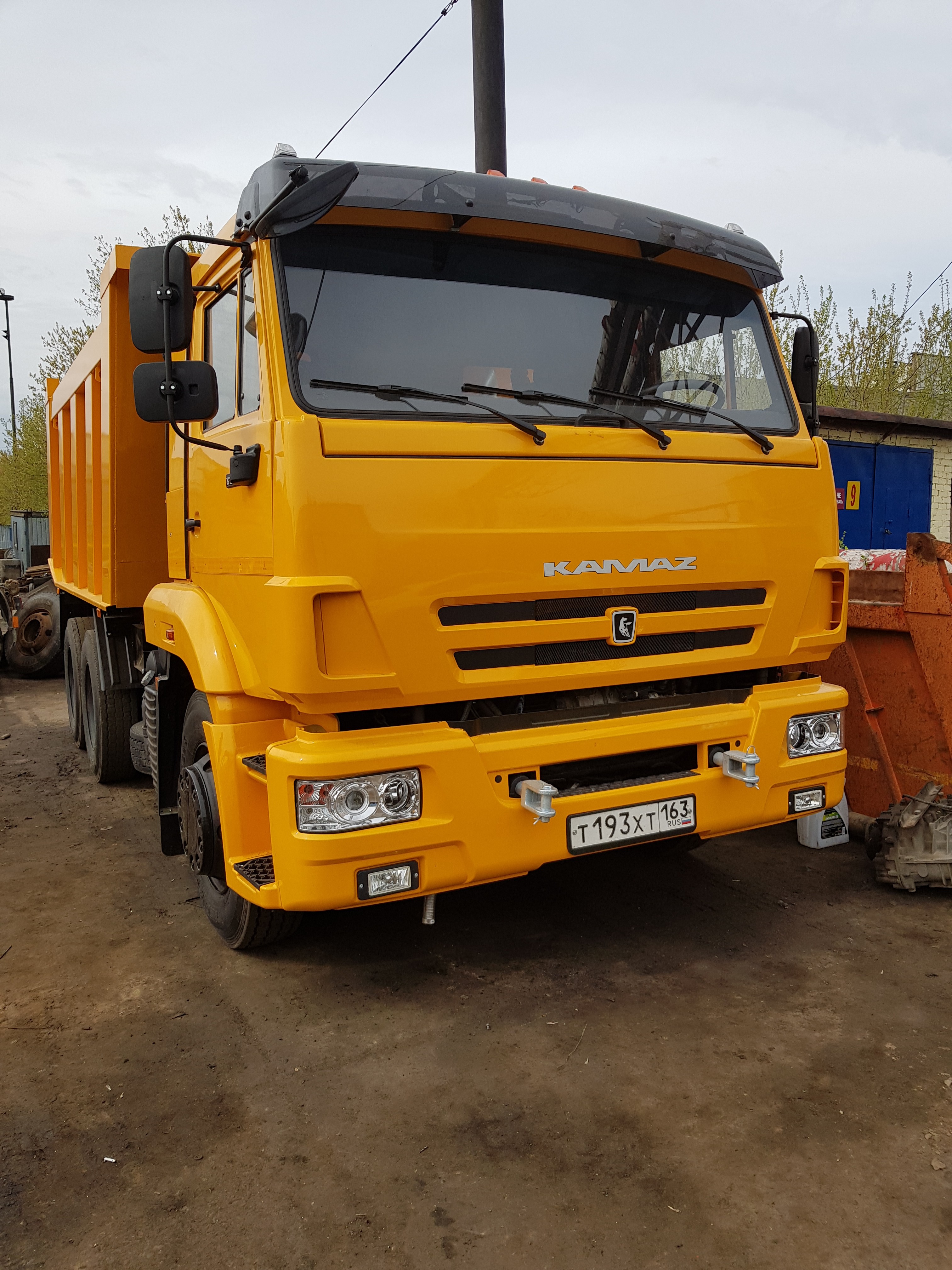 Услуги КАМАЗА 15т. Аренда самосвала. Перевозка.