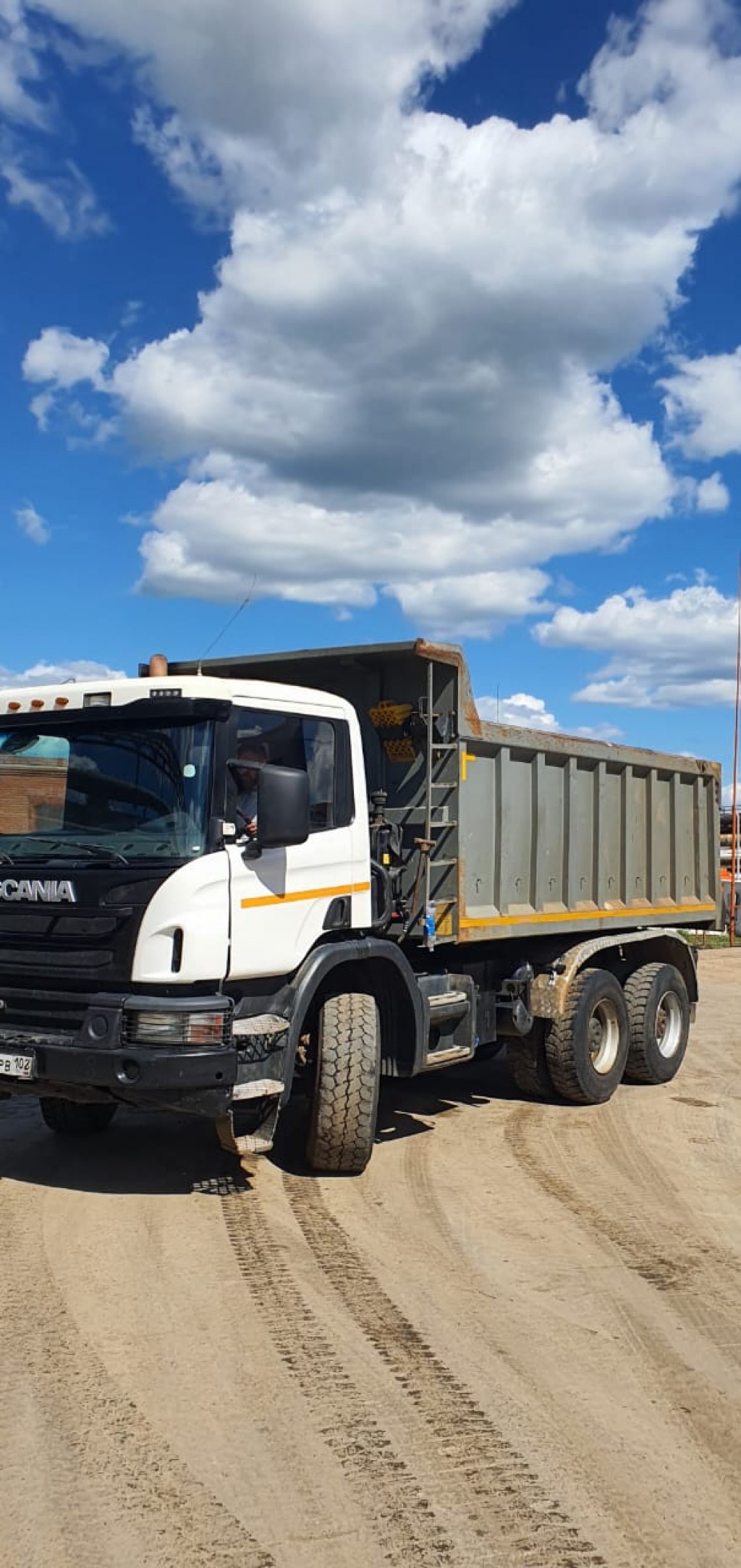 Аренда/Услуги самосвала 25 тонн, грузоперевозки