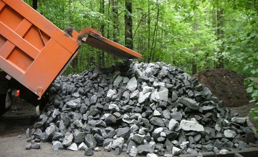 Самосвал, вывоз мусора, бутовый камень с доставко.