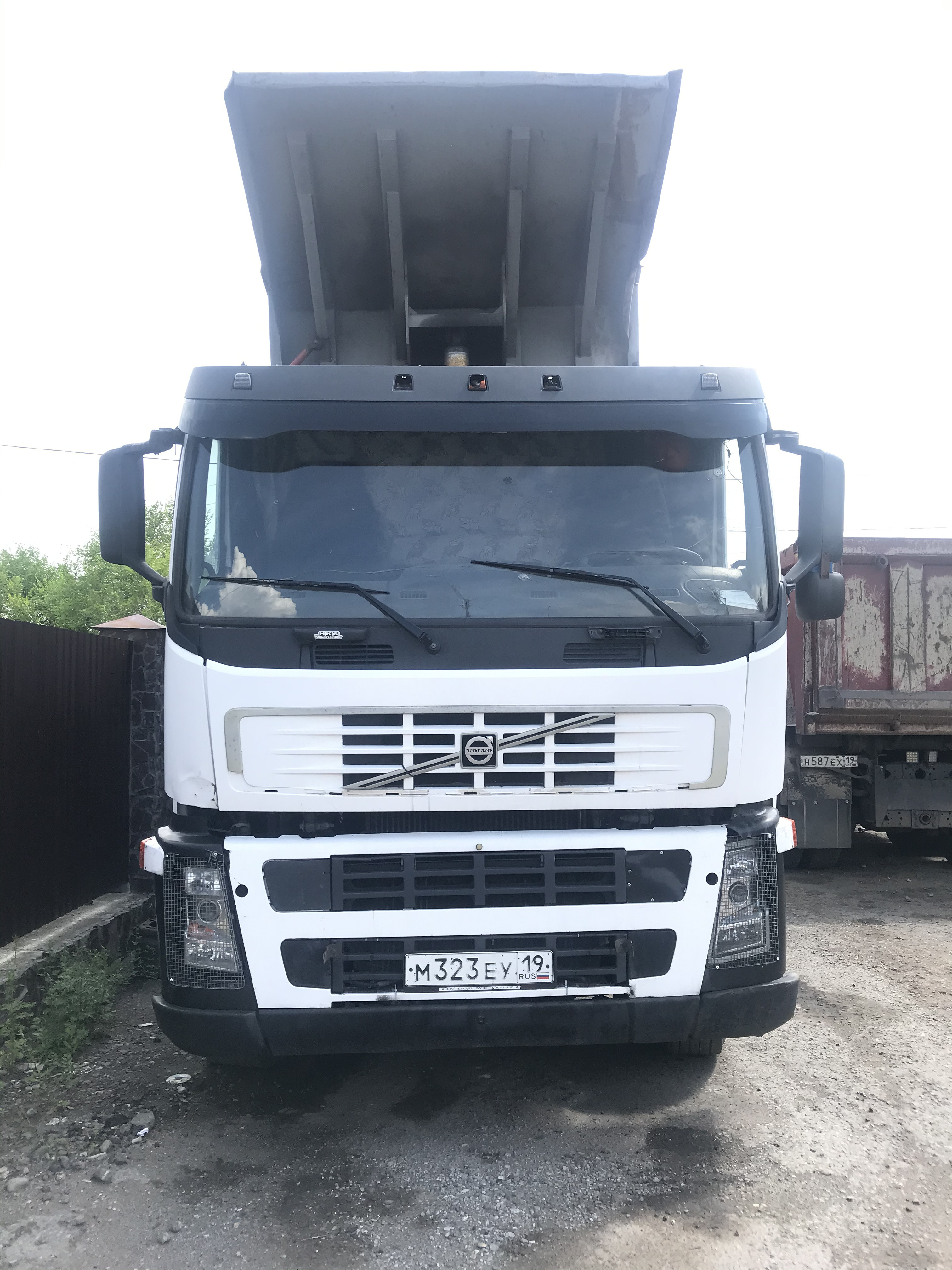 Услуги самосвалов. Перевозка материалов.