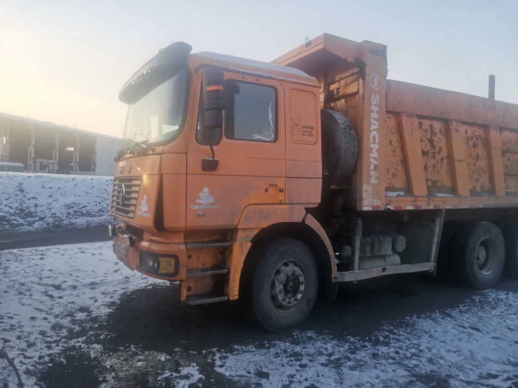 Перевозки сыпучих грузов Карьерный самосвал услуги
