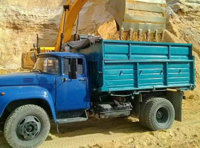 Самосвалом песок, уголь, дрова, перегной, грунт