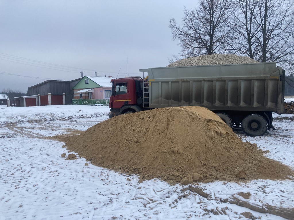 Самосвалы в аренду. Песок, щебень, гравий, Пгс.