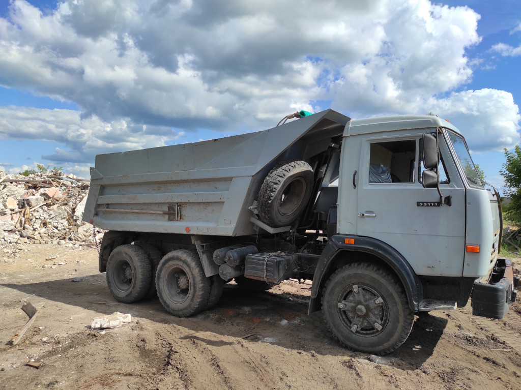 Услуги Самосвала. Услуги опытного водителя.