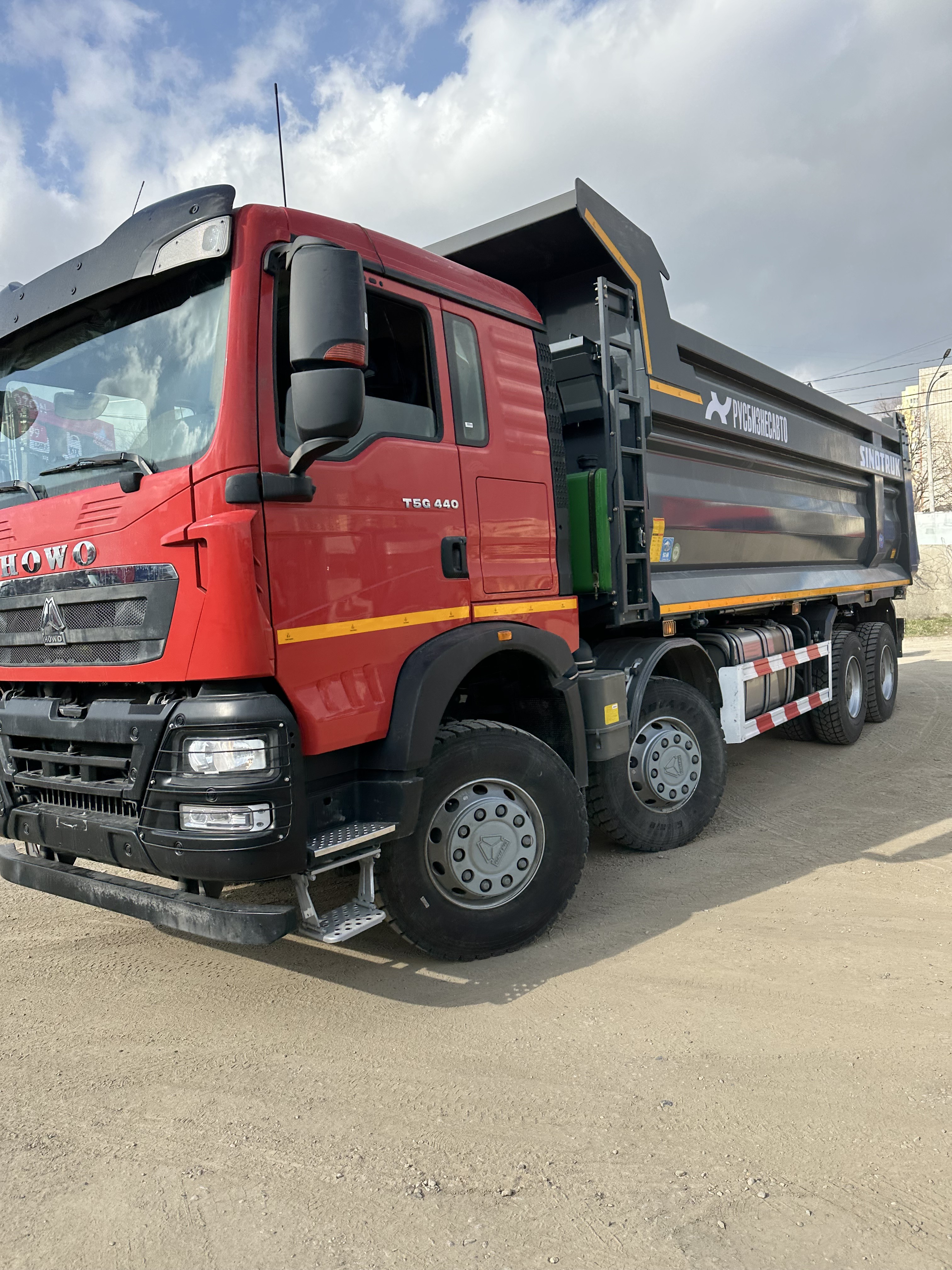 Услуги 4-х осных самосвалов 38 м3