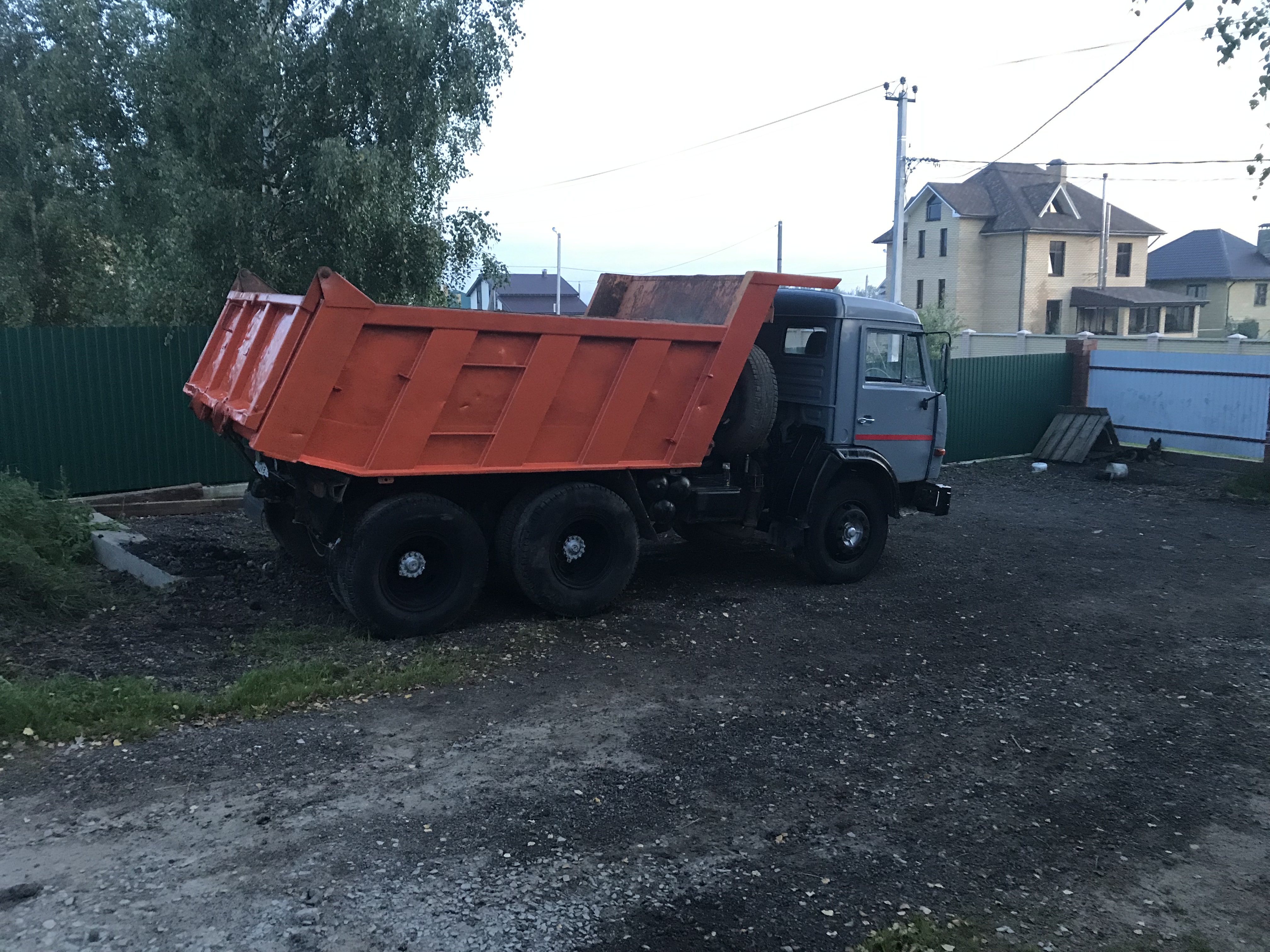 Самосвал от собственника Денис