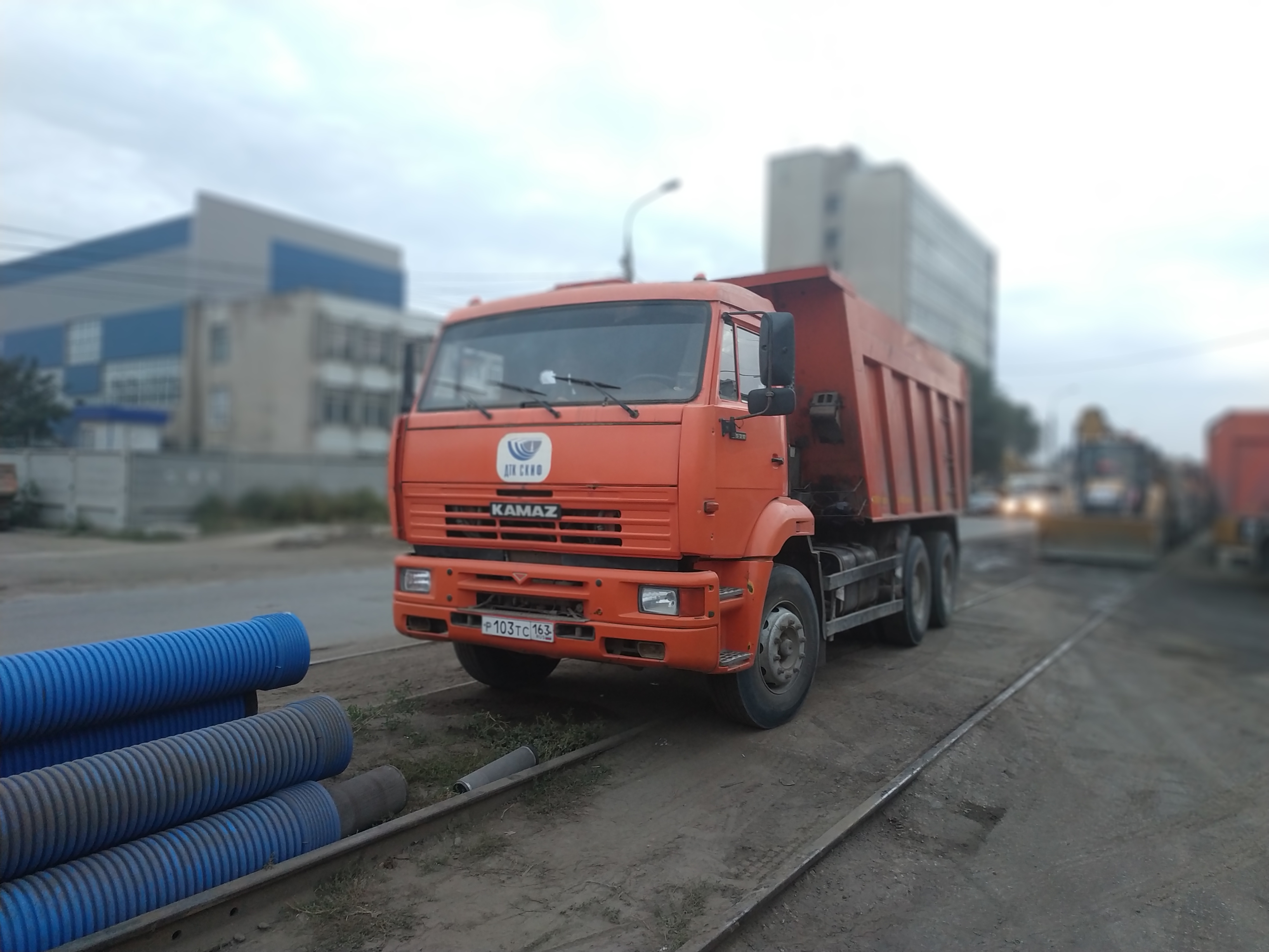 Аренда самосвала, доставка сыпучих материалов.