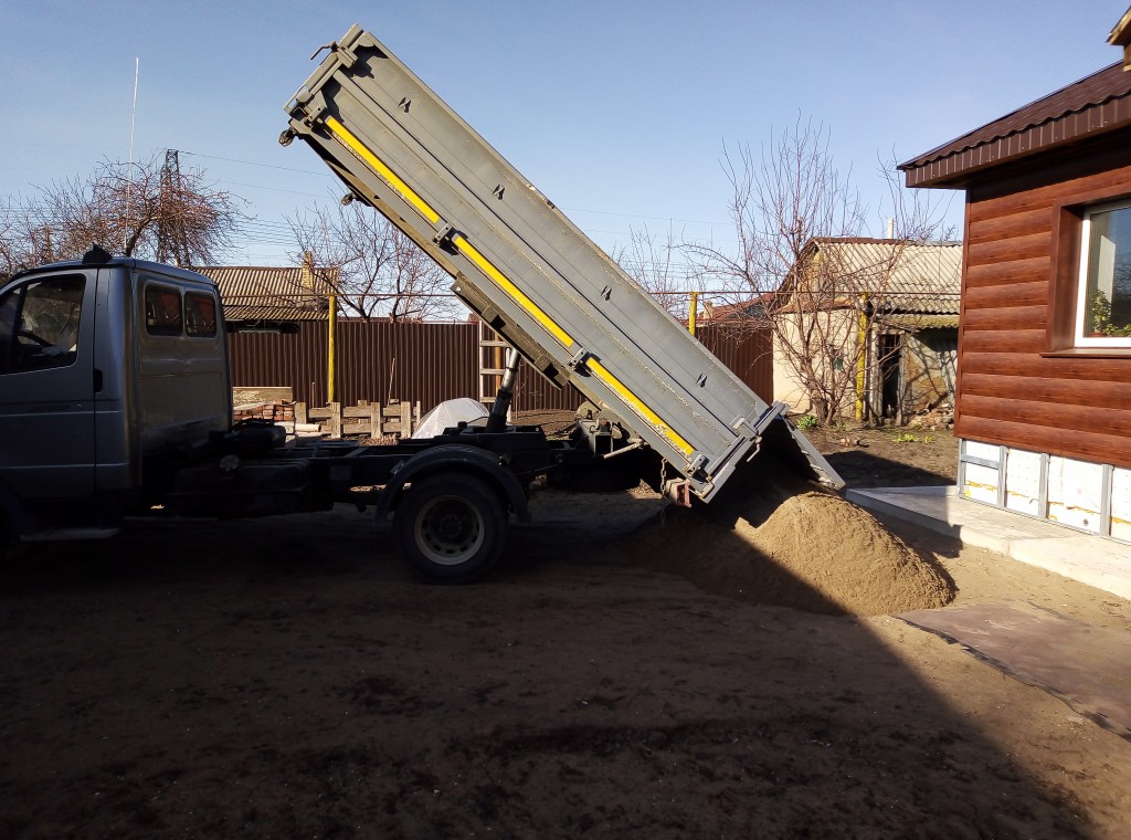 Услуги самосвала. песок, щебень, земля с доставкой