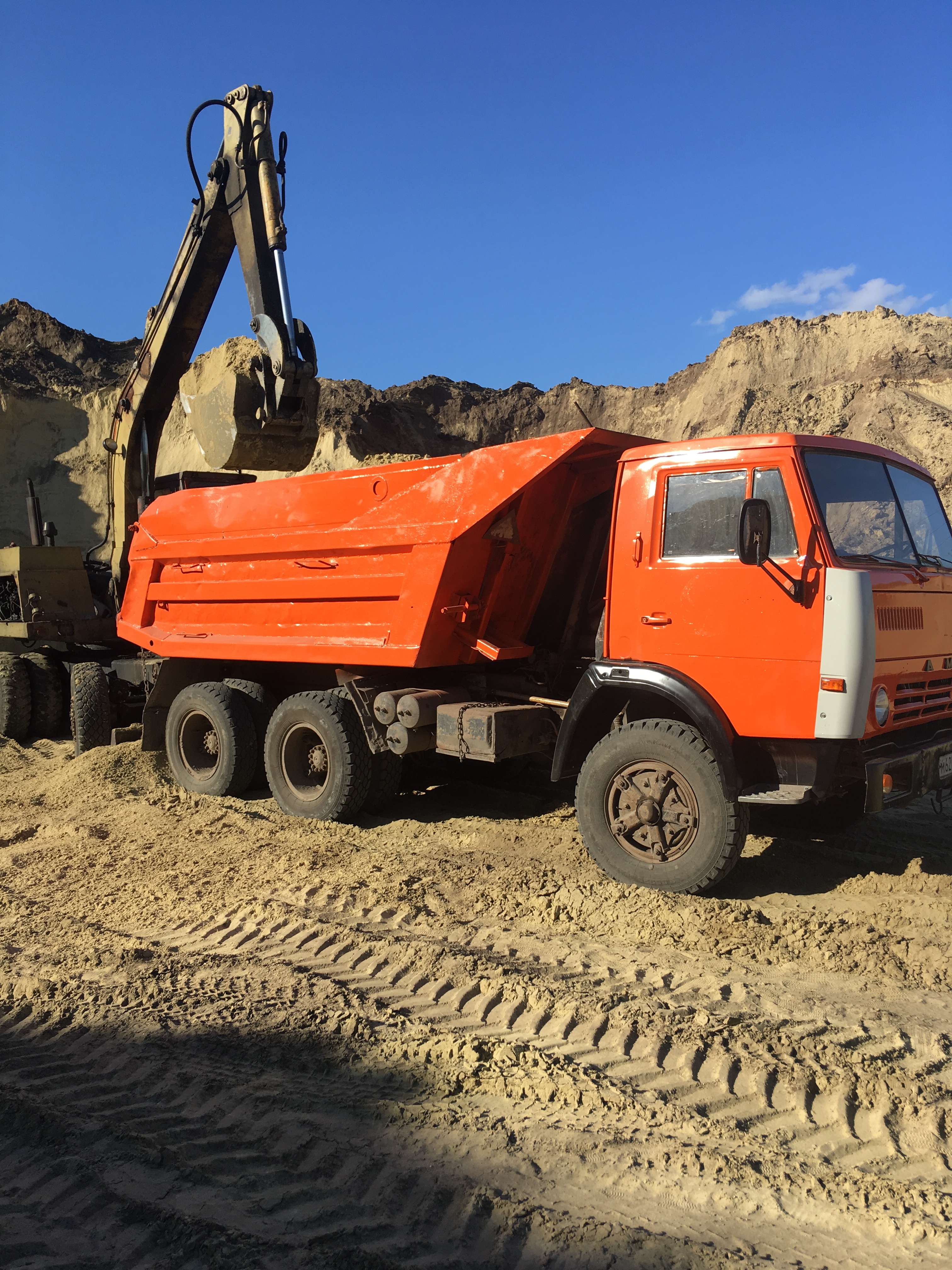 Грузоперевозки. Самосвал аренда.