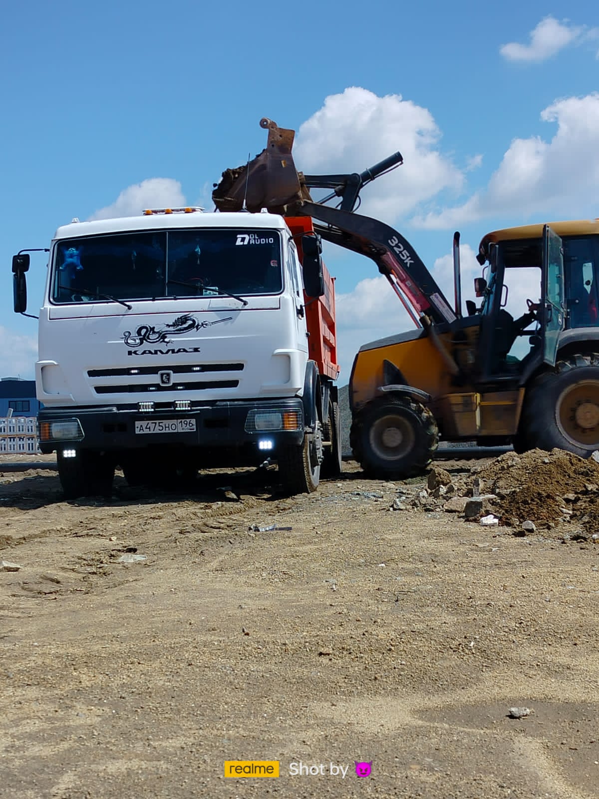 Услуга самосвала, доставка сыпучих грузов.