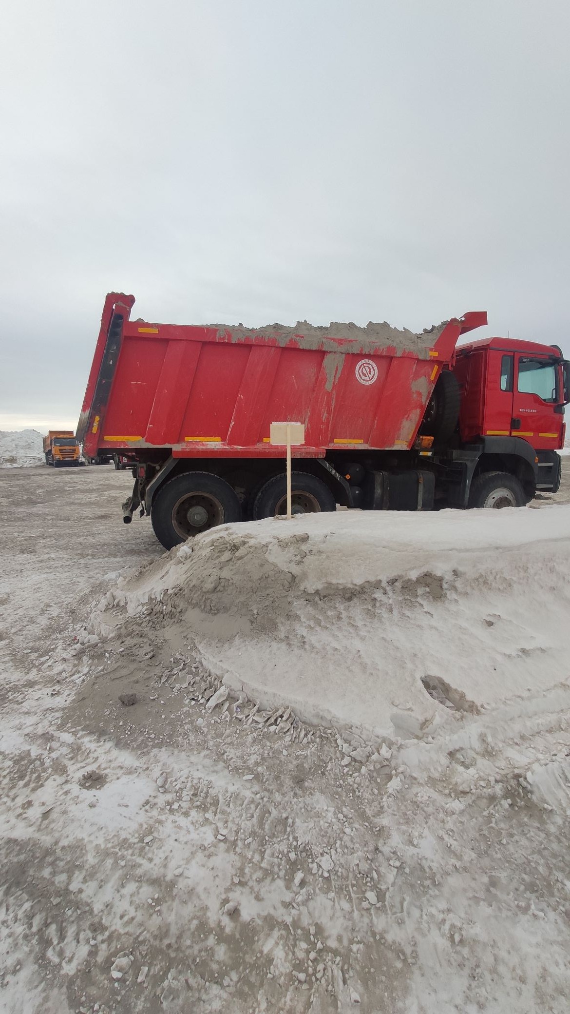 Самосвалы 16 куб. в аренду, услуги Ханты-Мансийск