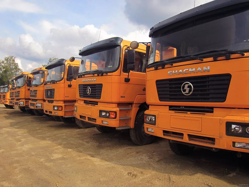 Самосвалы аренда. Самосвал услуги заказ.