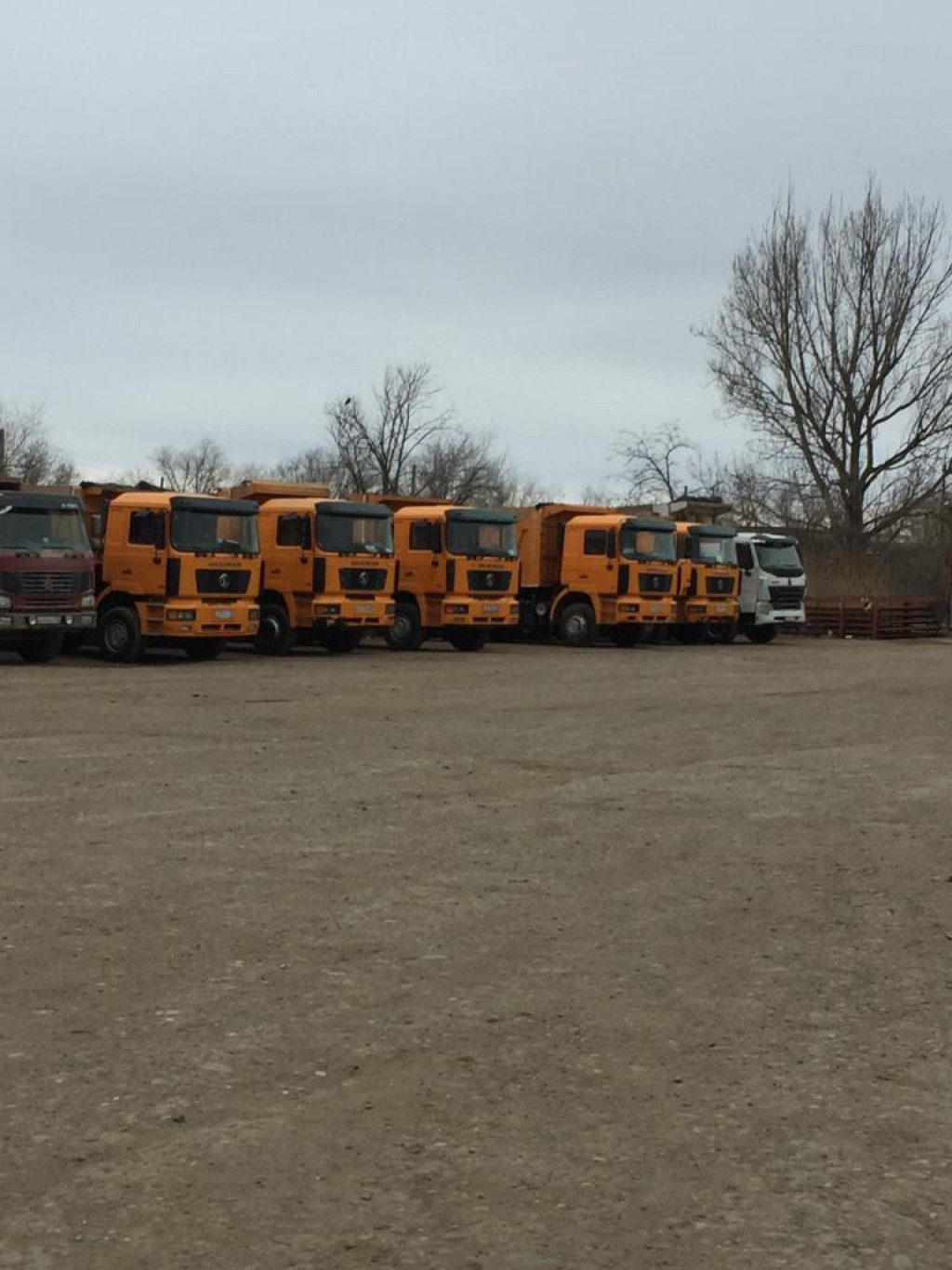 Перевозки сыпучих грузов. Услуги самосвала аренда.