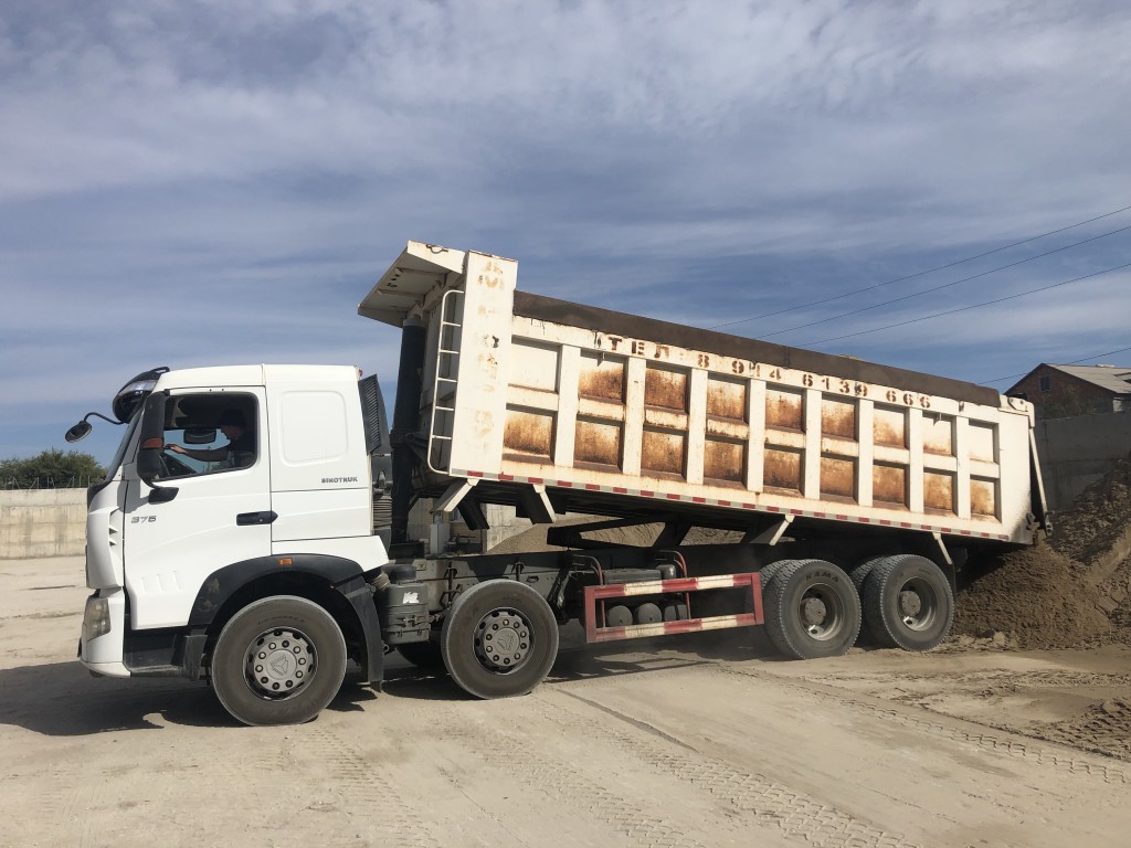 Аренда самосвала. Песок, щебень, уголь, соль.