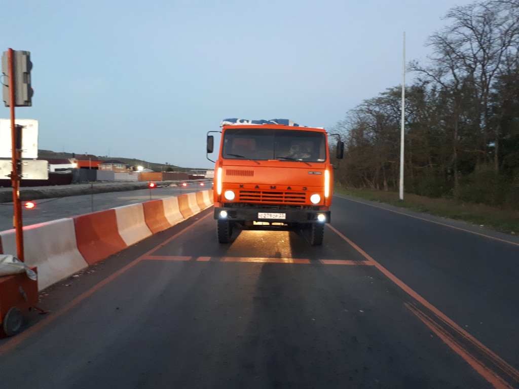 Доставка перегноя чернозема песка щебня и т.д.