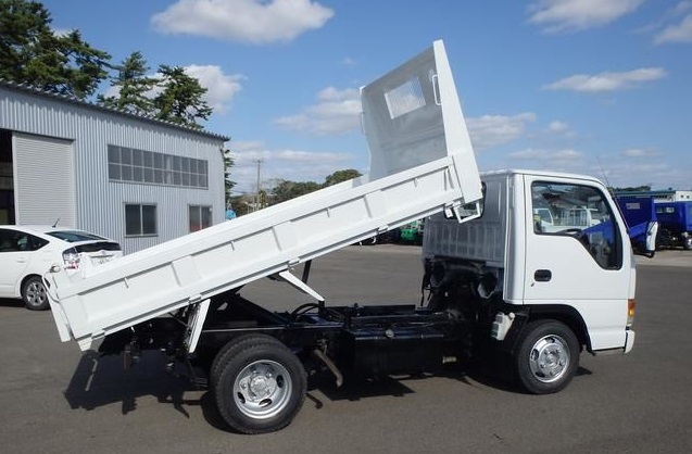 Самосвал 3 куба 5 тонн услуги. Доставка, перевозка