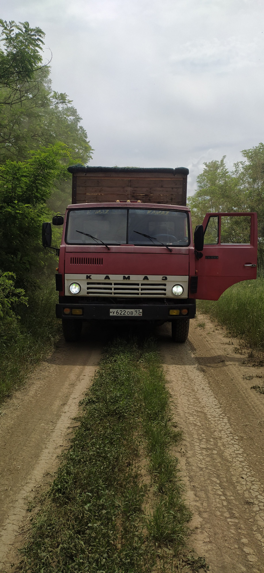 Камаз самосвал 10м3. Доставка нерудных материалов.