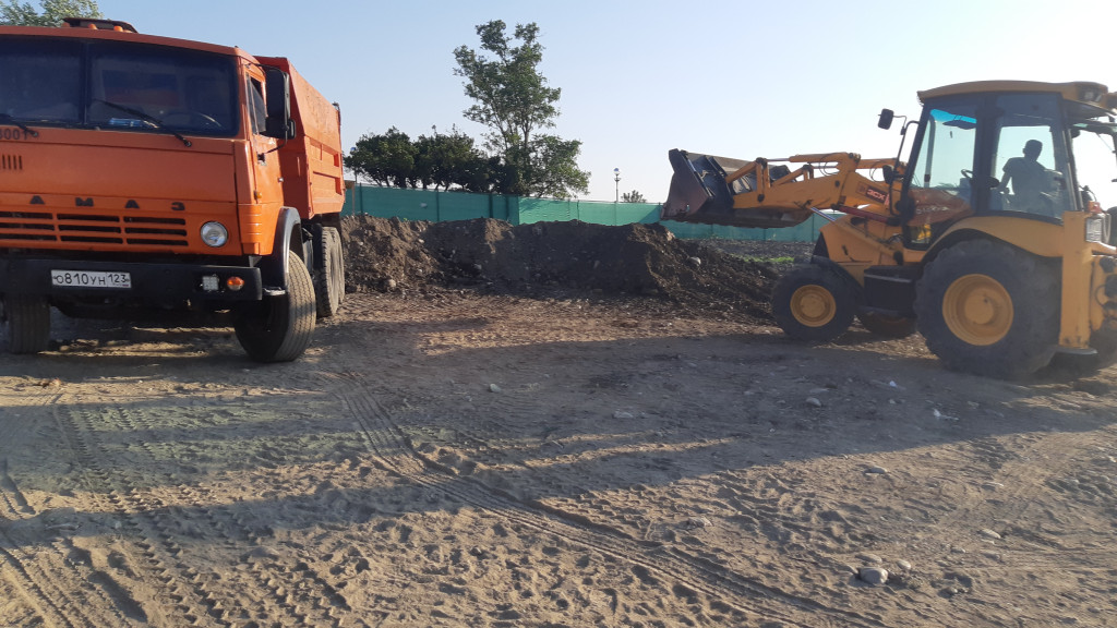 Самосвал , доставка грунта, щебня , песка