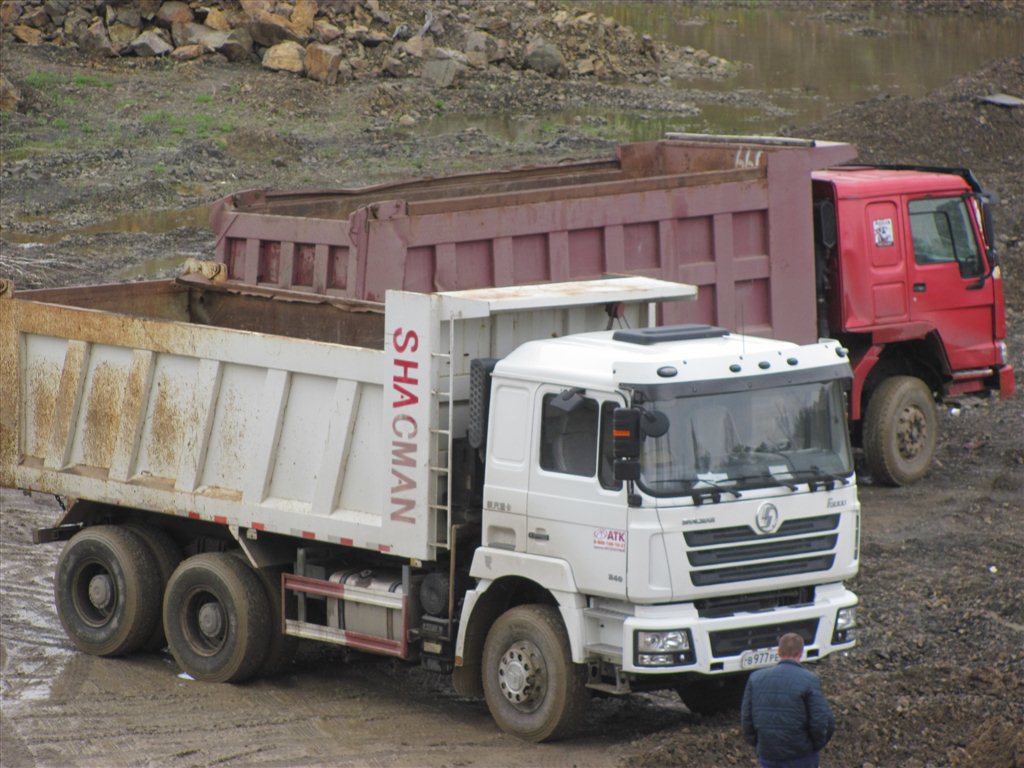 Услуги самосвала. Песок, щебень. Вывоз мусора.