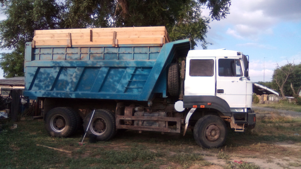 Услуги самосвала. Перевозка сыпучих грузов.