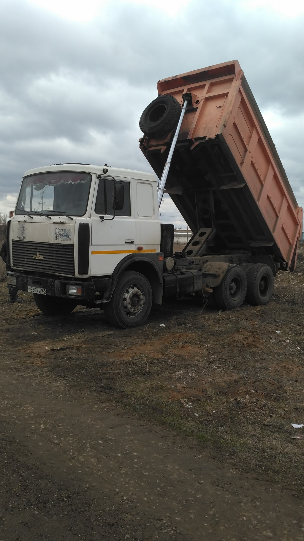 Аренда самосвала. Доставка сыпучих материалов.