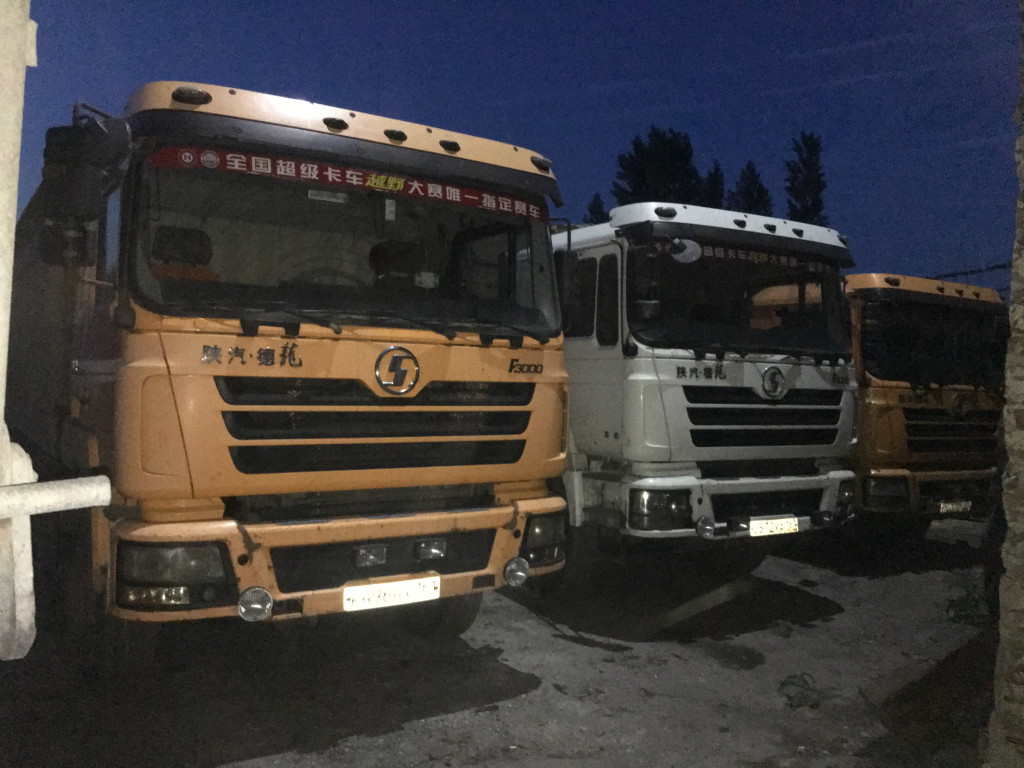 Услуги самосвала. Перевозка сыпучих грузов