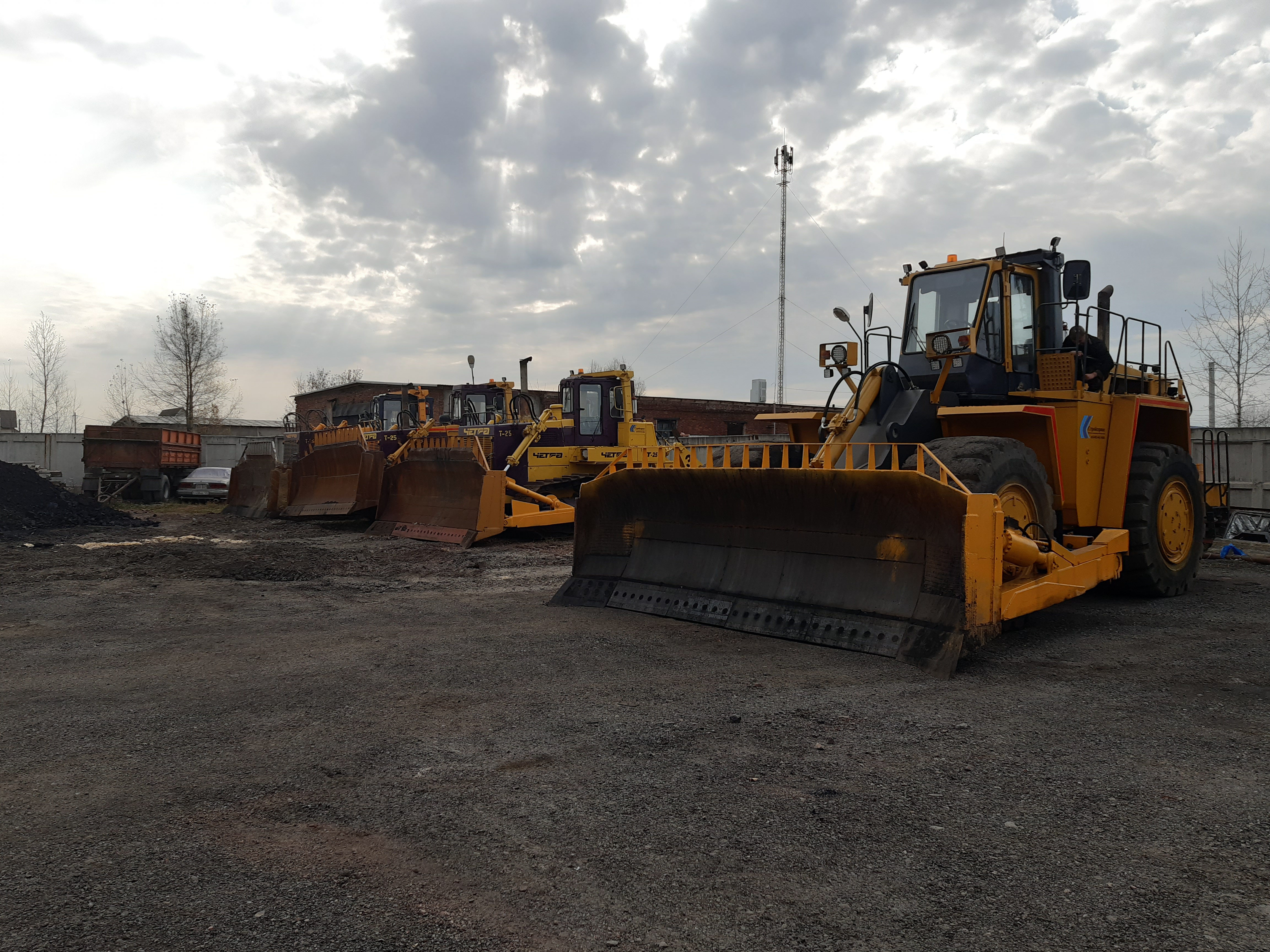 Услуги спец техники. Аренда бульдозера.