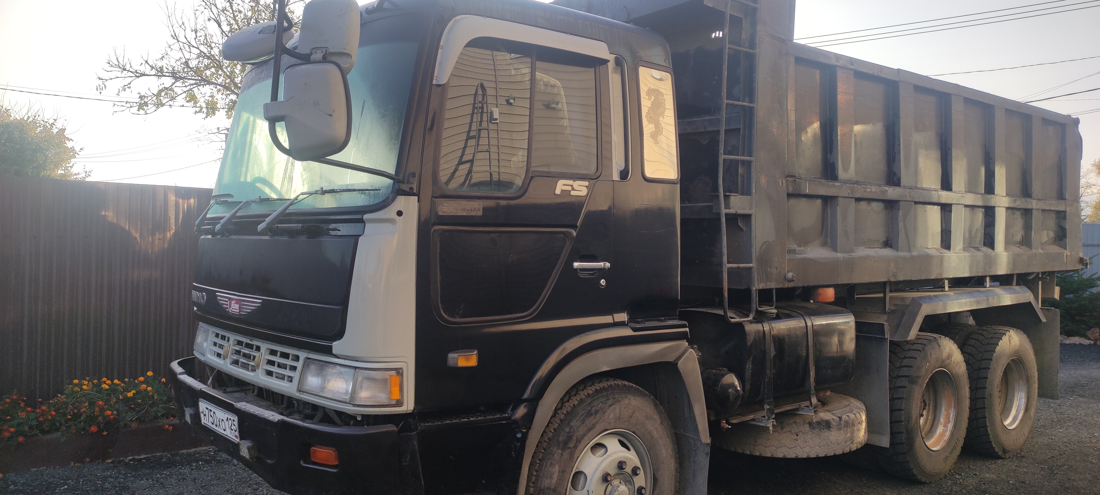 Доставка сыпучих грузов самосвалом