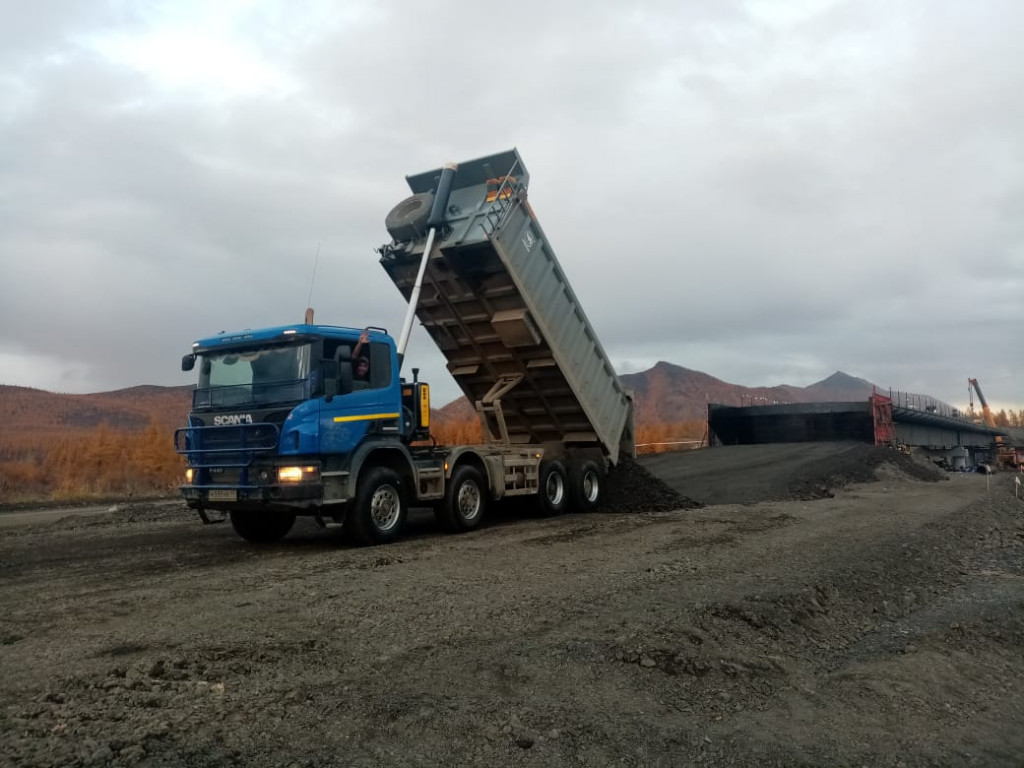 Самосвал аренда. Перевозка материалов.