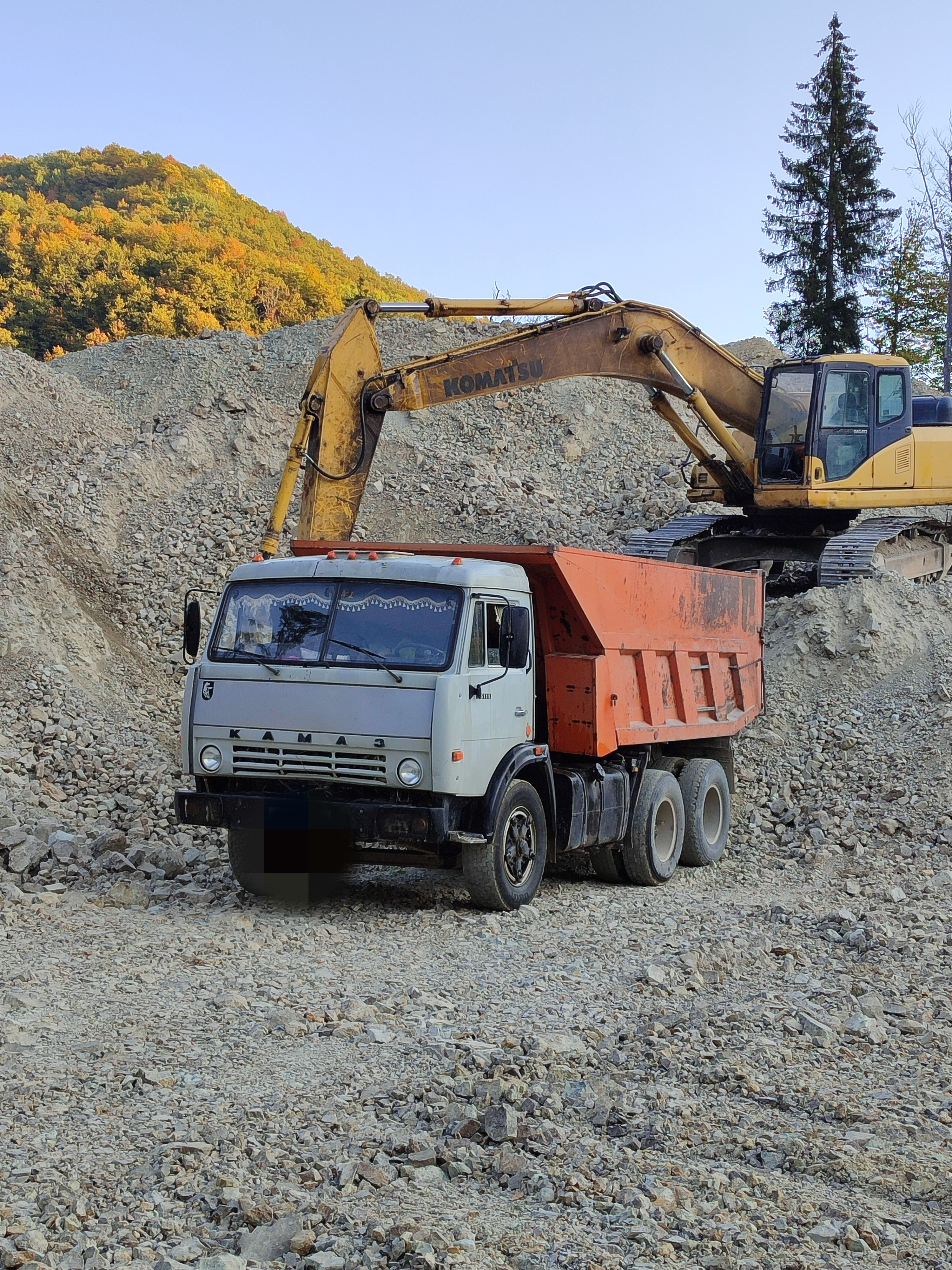 Грузоперевозки и доставка на а/м КамАЗ самосвал