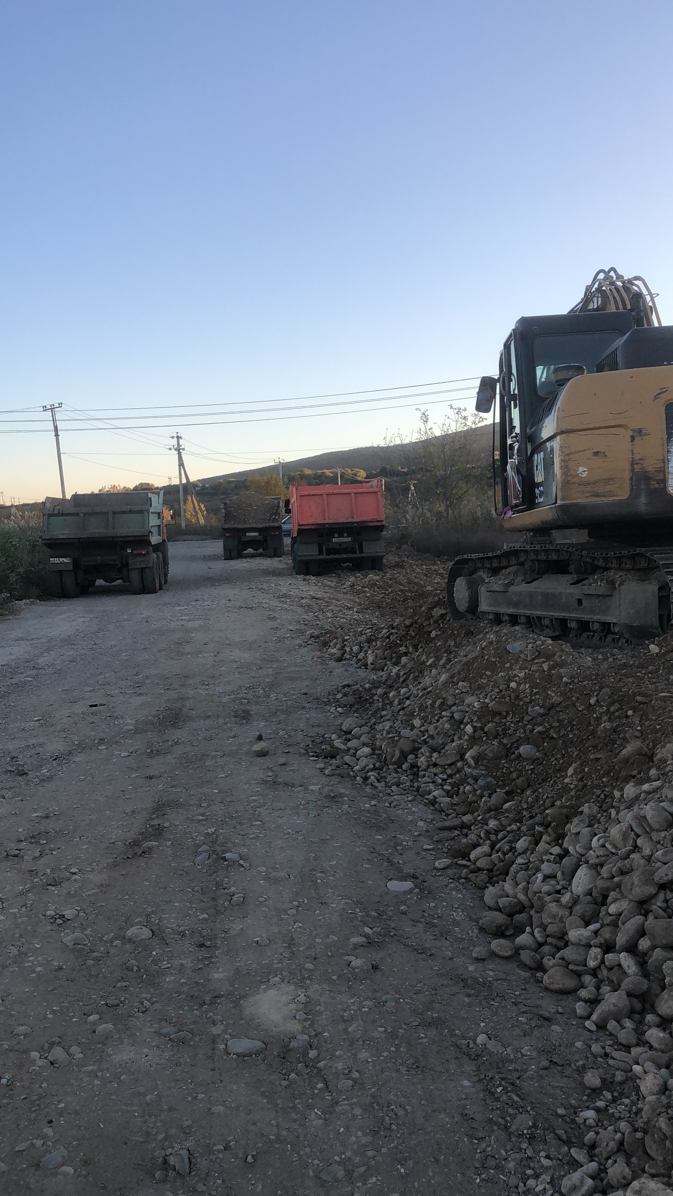 Самосвал(сыпучие и инертные материалы)