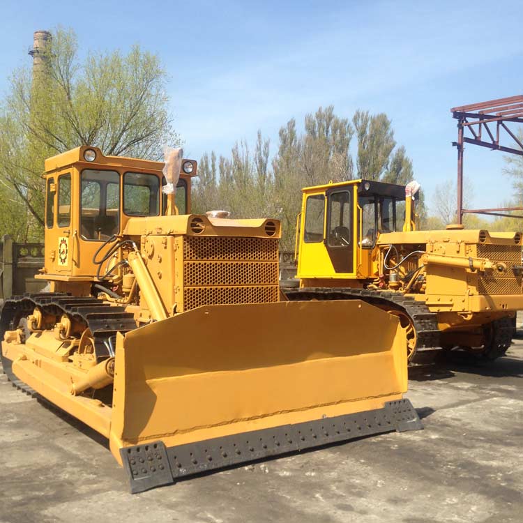 Услуги гусеничных бульдозеров, болотоходов.