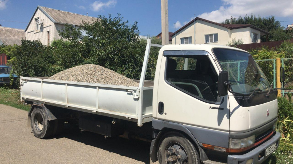 Мини- самосвал 4куба. Доставка материалов.