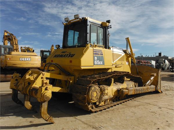 KOMATSU D65EX-16 2013г