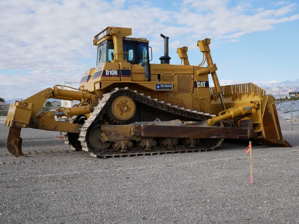 Бульдозер Cat D10T2 в аренду выгодно