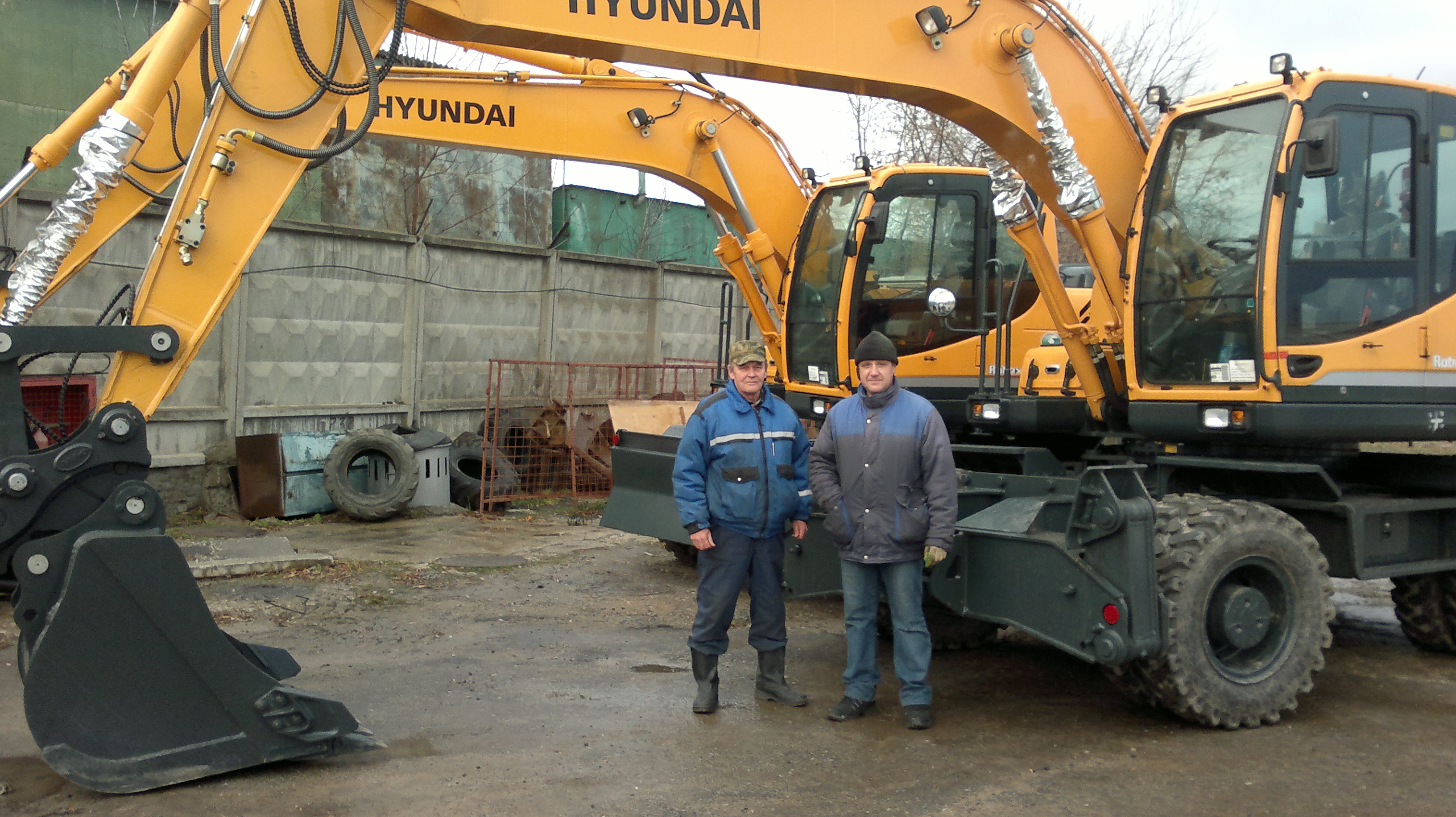Экскаватор колесный в аренду. Копка. Демонтаж