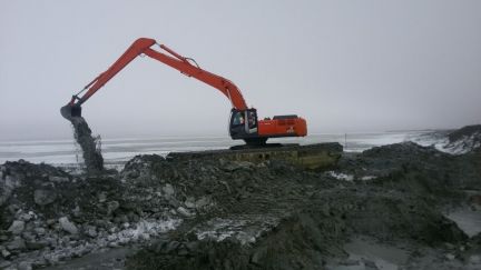 Плавающий экскаватор от собственника Георгий