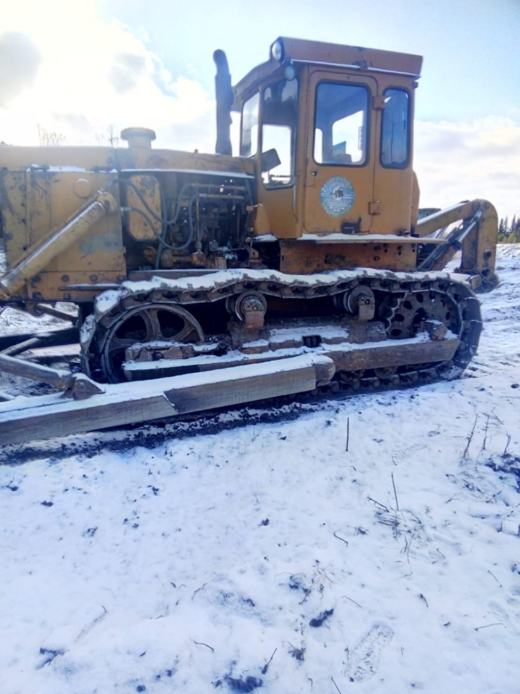 Сдам в аренду с оператором бульдозер.
