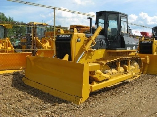 Бульдозер аренда. Земляные работы.