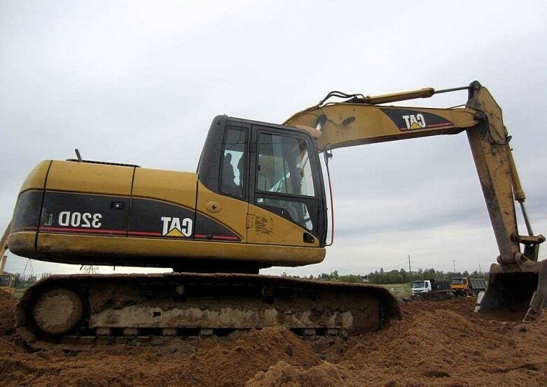 Экскаватор полноповоротный гусеничный